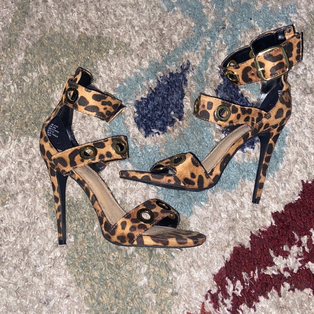 Justfab Size 9 Leopard Print Heels - image 1